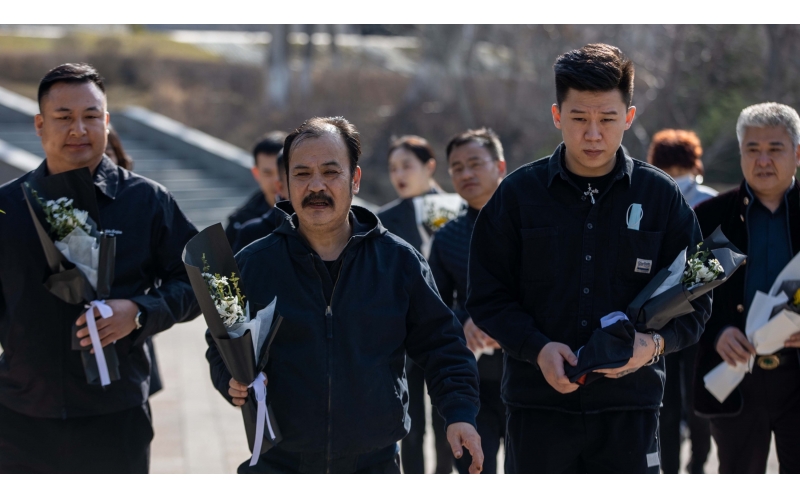 ���³��쵼���ֵ�Ա�廳��������