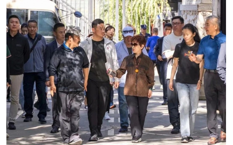 �й�����ǰ��ϯ�������η�BB���Ӽ���