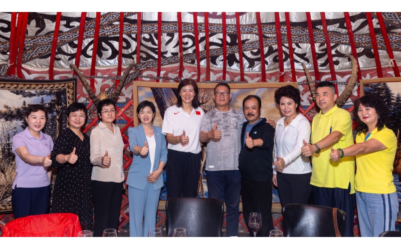 ����Ů����������ƽ����԰��